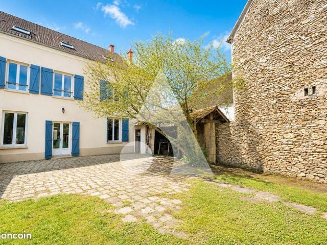 Maison 6 pièces 196 m²