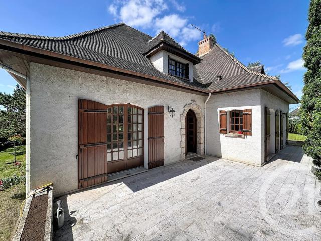 Maison 6 pièces 196 m²
