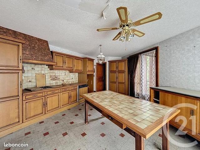 Maison 6 pièces 196 m²