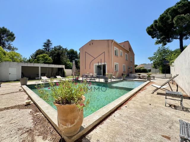 Maison 6 pièces 196 m²