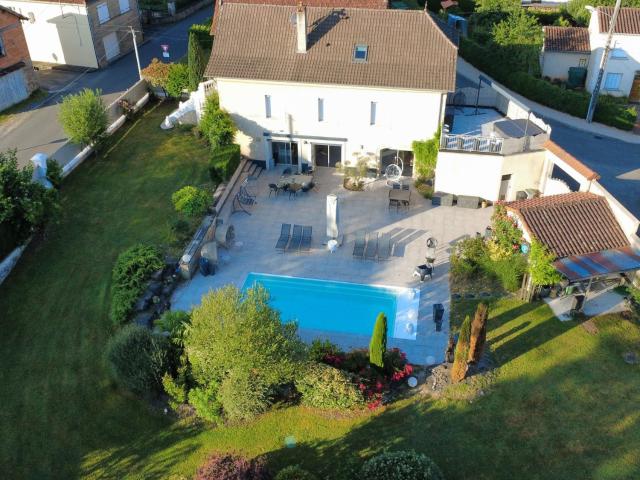 Maison 6 pièces 196 m²