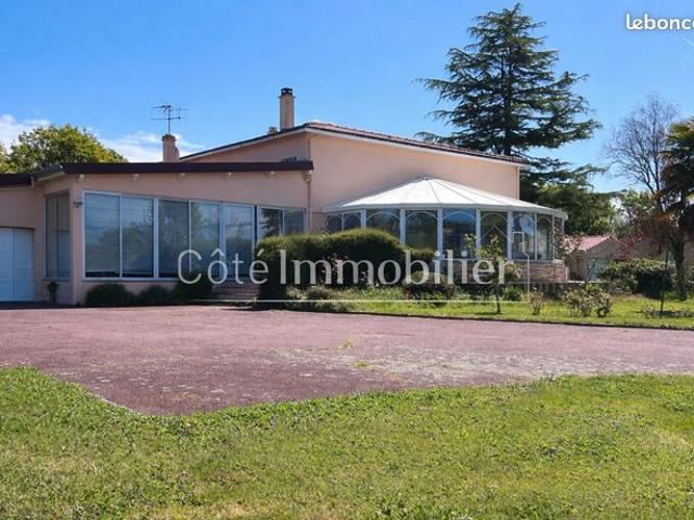Maison 6 pièces 196 m²