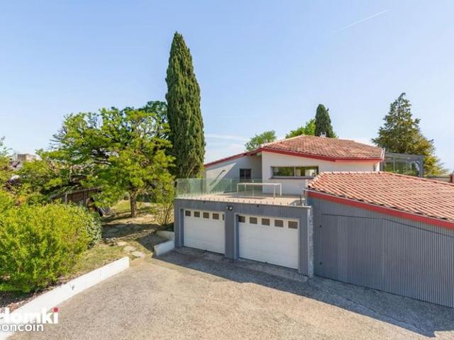 Maison 6 pièces 196 m²