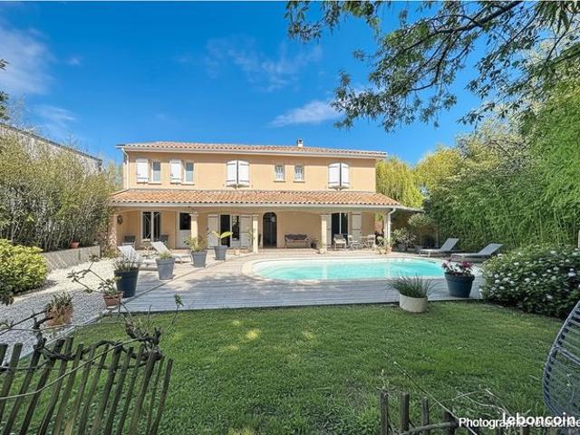 Maison 6 pièces 196 m²