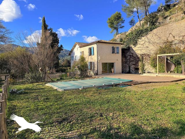 Maison 6 pièces 196 m²