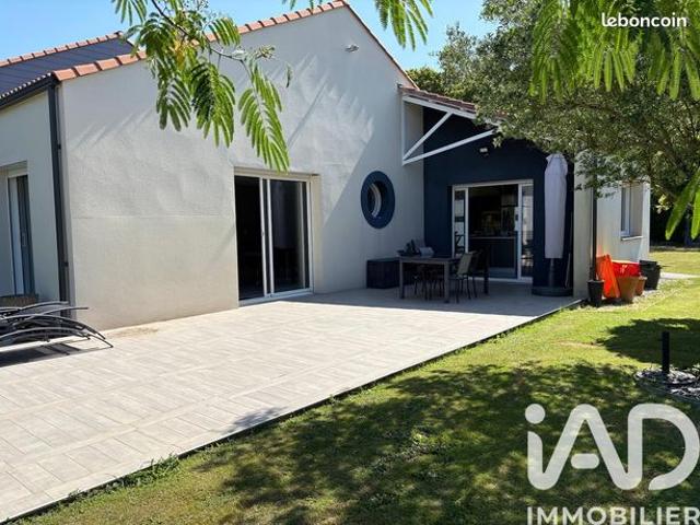 Maison 6 pièces 196 m²