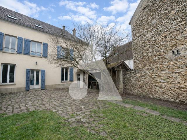 Maison 6 pièces 196 m²