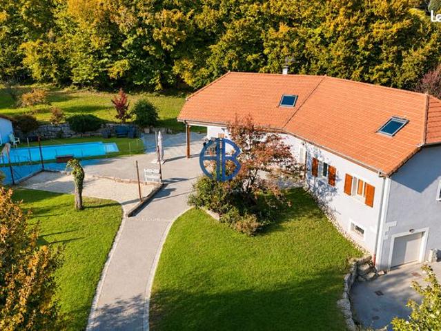Maison 6 pièces 196 m²