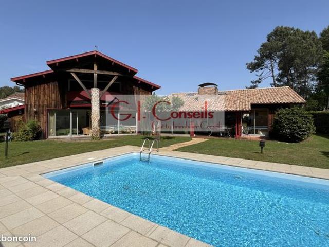 Maison 6 pièces 196 m²