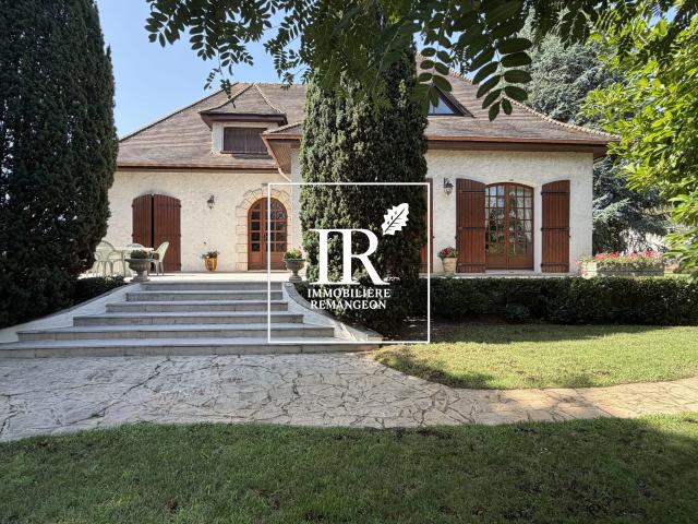 Maison 6 pièces 196 m²