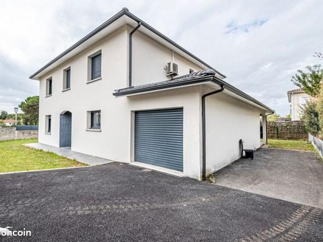 Maison 6 pièces 196 m²