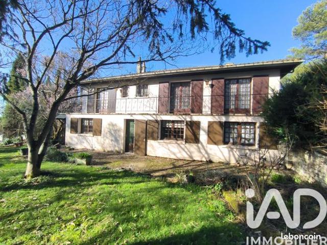 Maison familiale 6 pièces 197 m²