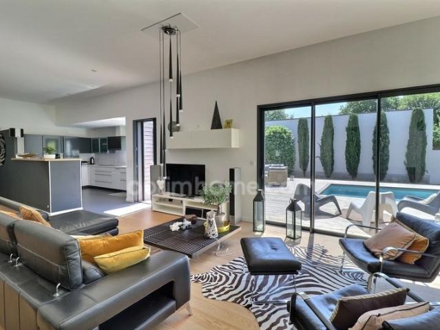 Maison 6 pièces 197 m²