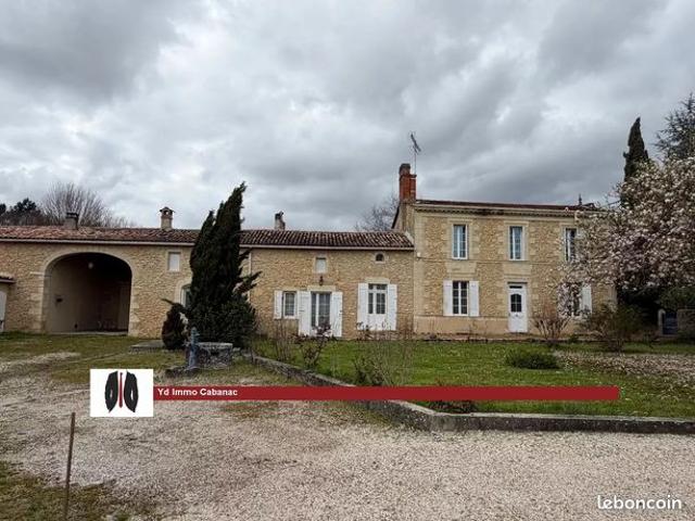 Maison 6 pièces 198 m²