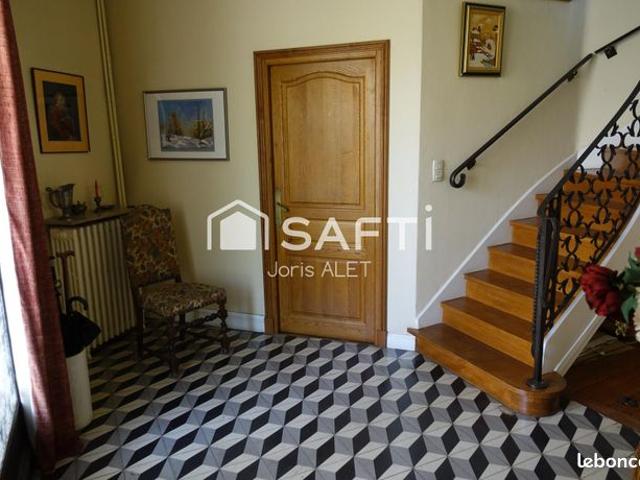 Maison 6 pièces 198 m²