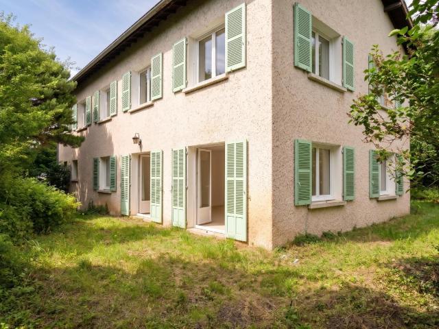 Maison 6 pièces 198 m²