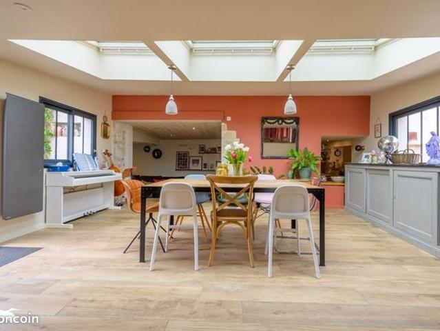 Maison 6 pièces 198 m²