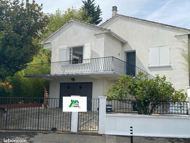 Maison 6 pièces 198 m²