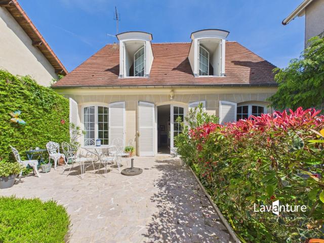 Maison 6 pièces 198 m²