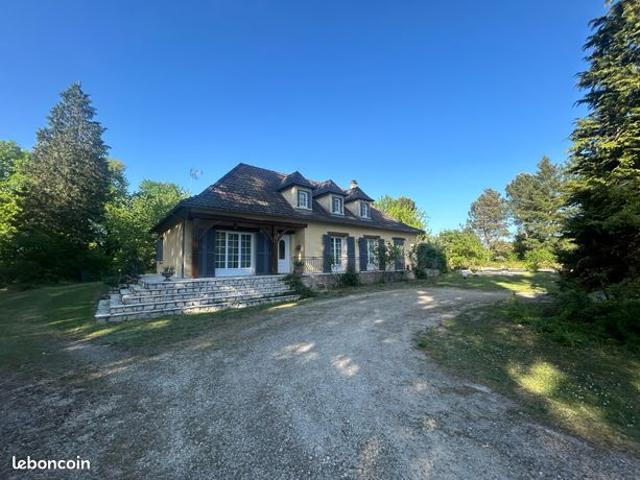Maison 6 pièces 198 m²