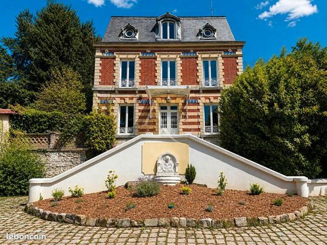 Maison 6 pièces 198 m²