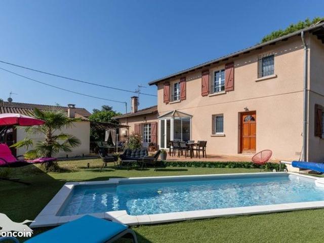 Maison 6 pièces 198 m²