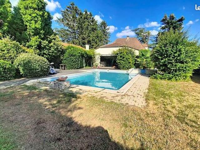 Maison 6 pièces 198 m²