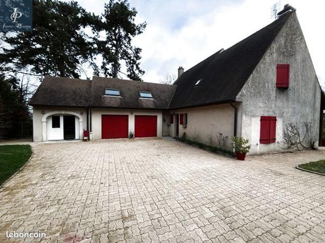 Maison 6 pièces 198 m²