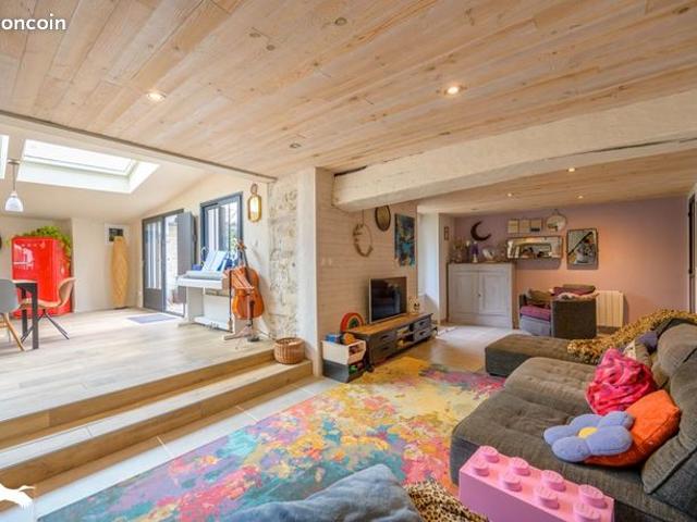 Maison 6 pièces 198 m²
