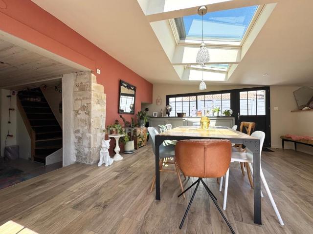 Maison 6 pièces 198 m²