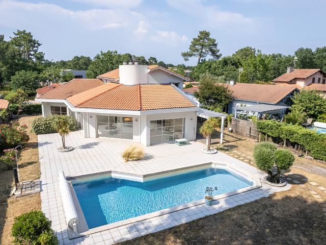 Maison 6 pièces 198 m²