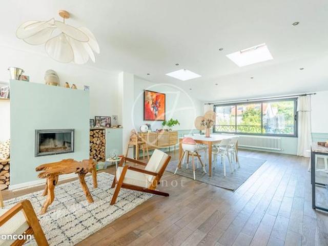 Maison 6 pièces 198 m²