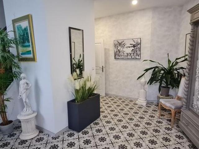 Maison 6 pièces 198 m²