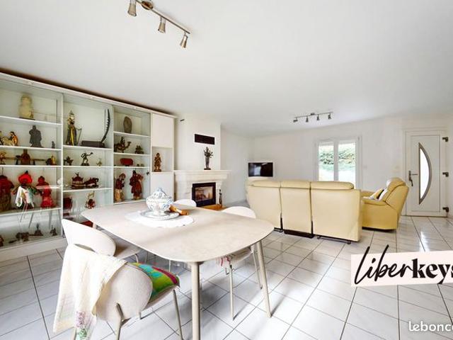 Maison 6 pièces 198 m²