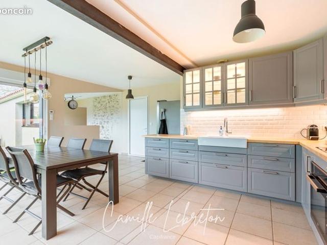 Maison 6 pièces 198 m²