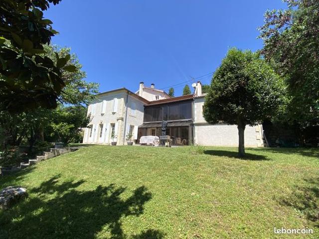 Maison 6 pièces 198 m²