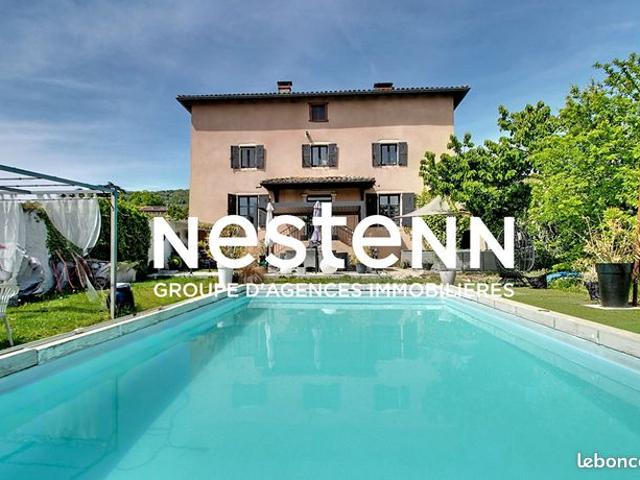 Maison 6 pièces 198 m²