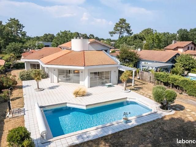 Maison 6 pièces 198 m²