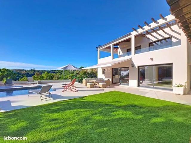 Maison 6 pièces 198 m²