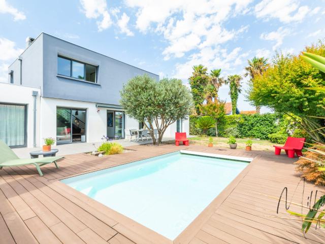 Maison 6 pièces 198 m²