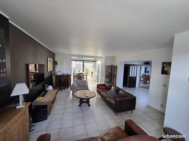 Maison 6 pièces 199 m²