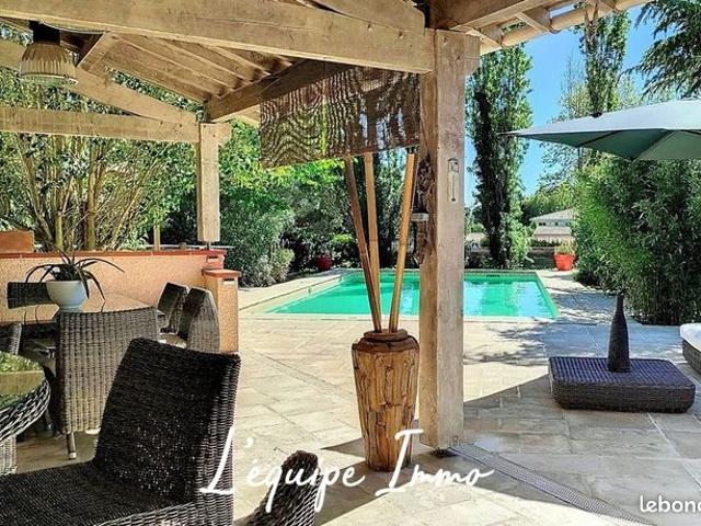 Maison 6 pièces 199 m²