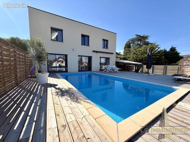 Maison 6 pièces 199 m²