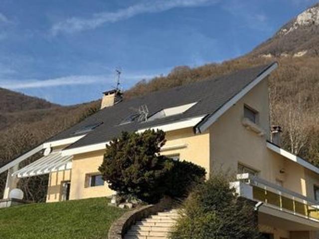 Maison 6 pièces 199 m²