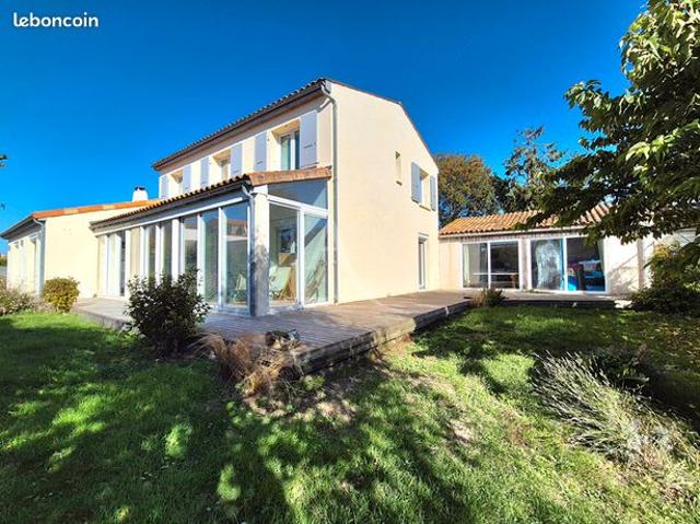 Maison 6 pièces 199 m²