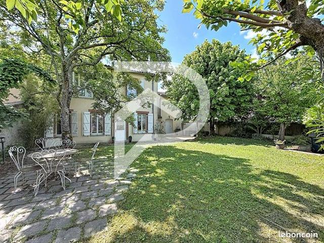 Maison 6 pièces 190 m²