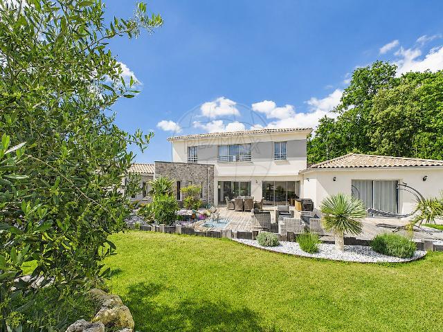 Maison 6 pièces 190 m²
