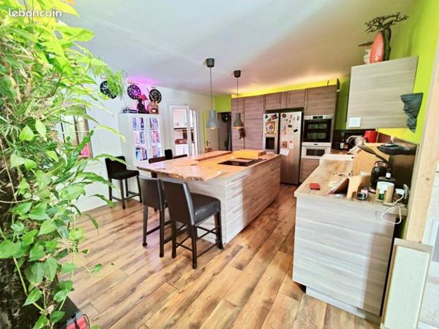 Maison 6 pièces 191 m²