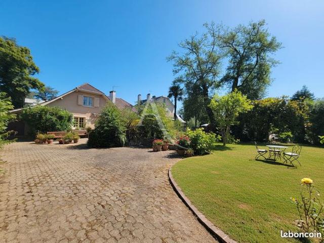 Maison 6 pièces 192 m²