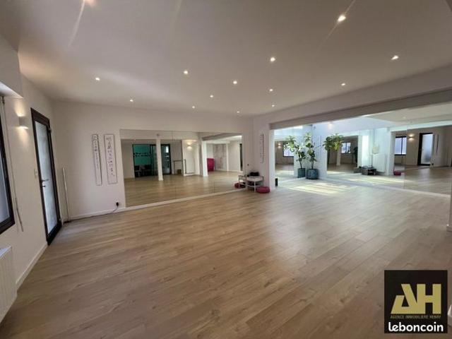 Maison 6 pièces 192 m²